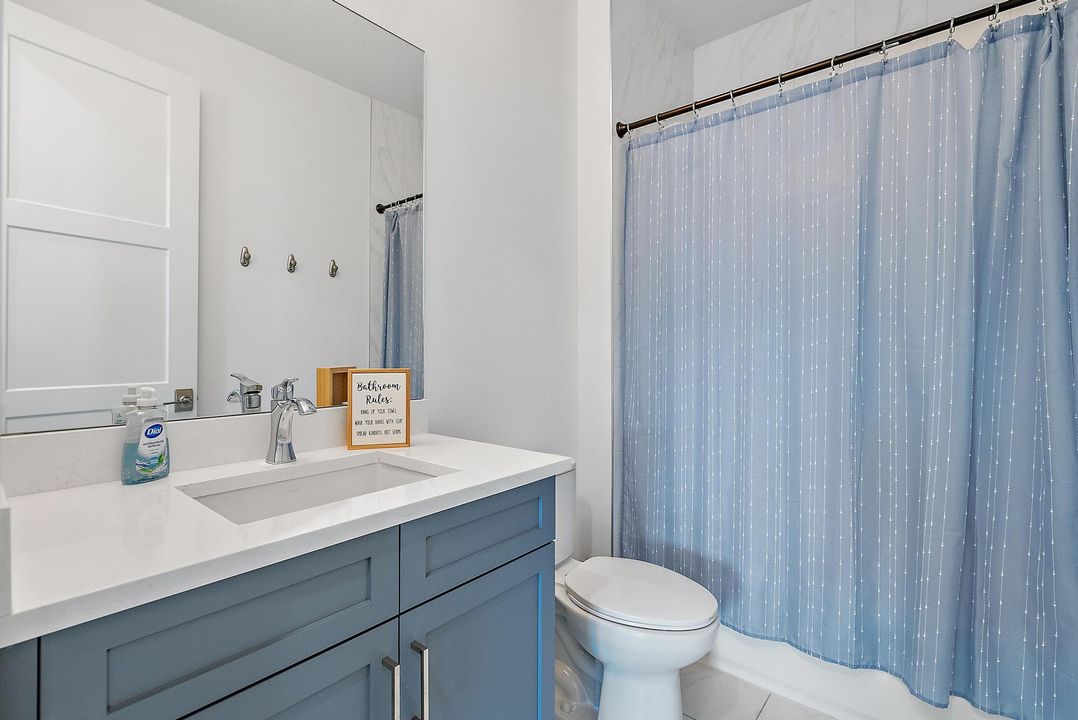 Под контрактом: $1,675,000 (4 спален, 3 ванн, 3600 Квадратных фут)