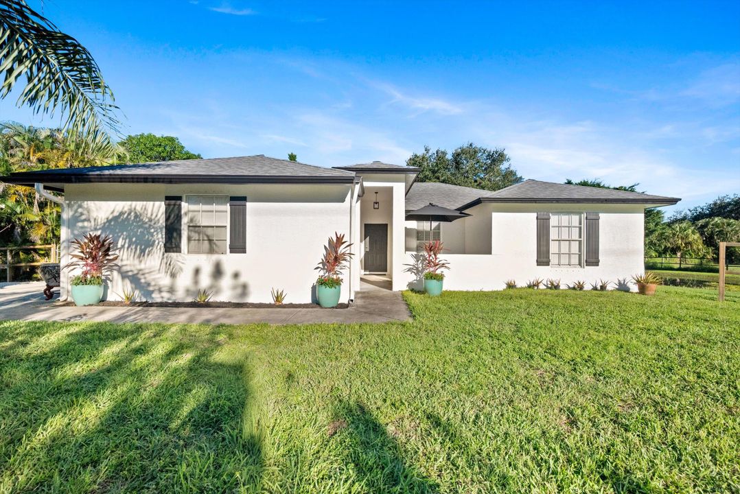 En Venta: $930,000 (3 camas, 2 baños, 1484 Pies cuadrados)