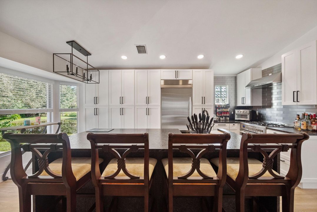 En Venta: $930,000 (3 camas, 2 baños, 1484 Pies cuadrados)