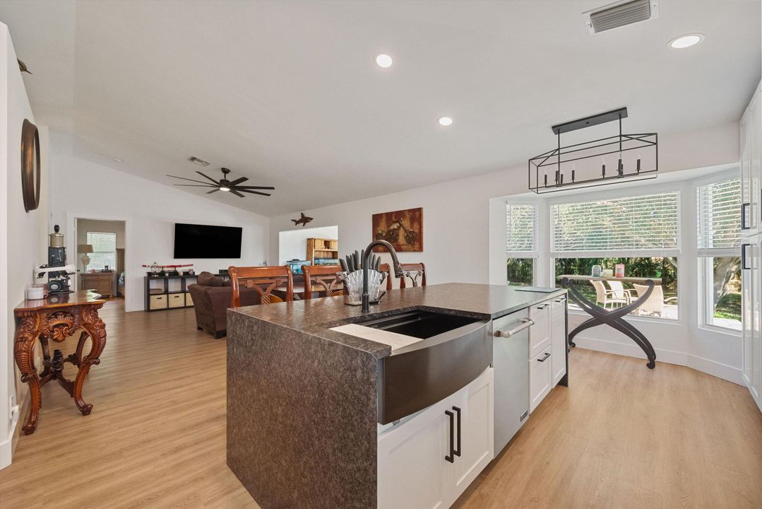 En Venta: $930,000 (3 camas, 2 baños, 1484 Pies cuadrados)