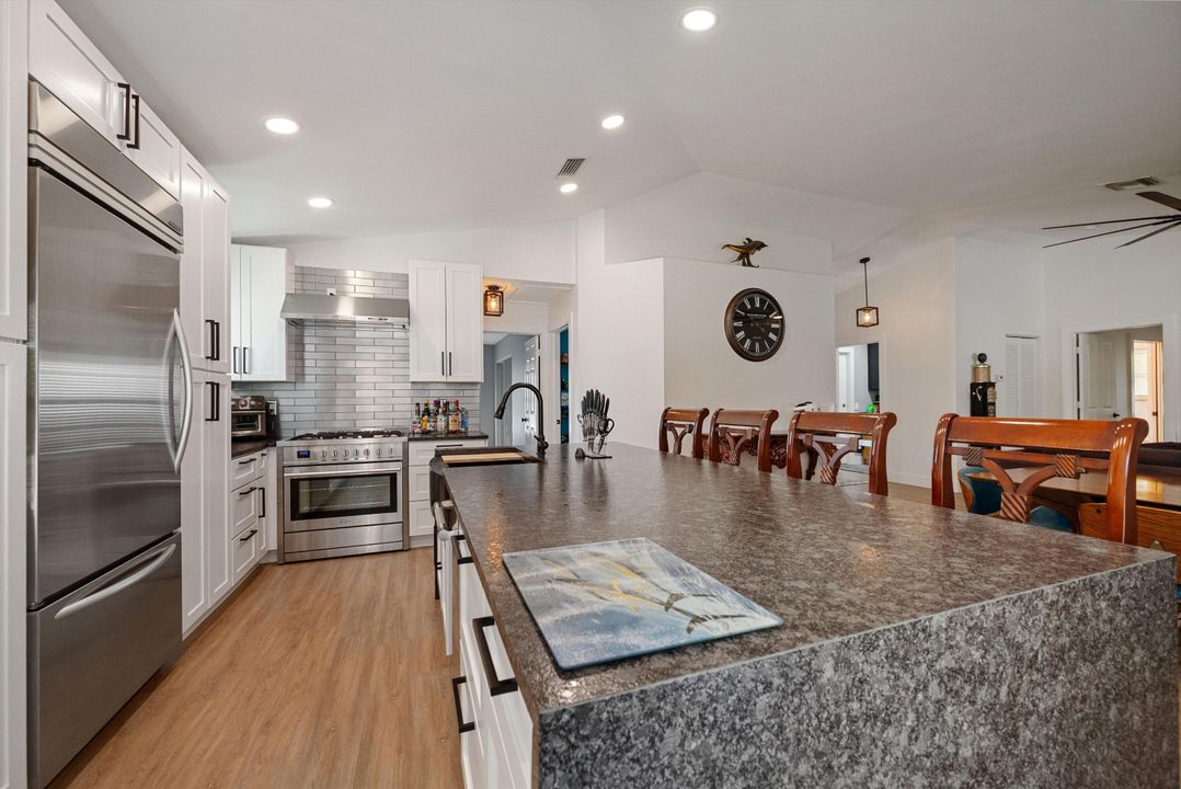 En Venta: $930,000 (3 camas, 2 baños, 1484 Pies cuadrados)