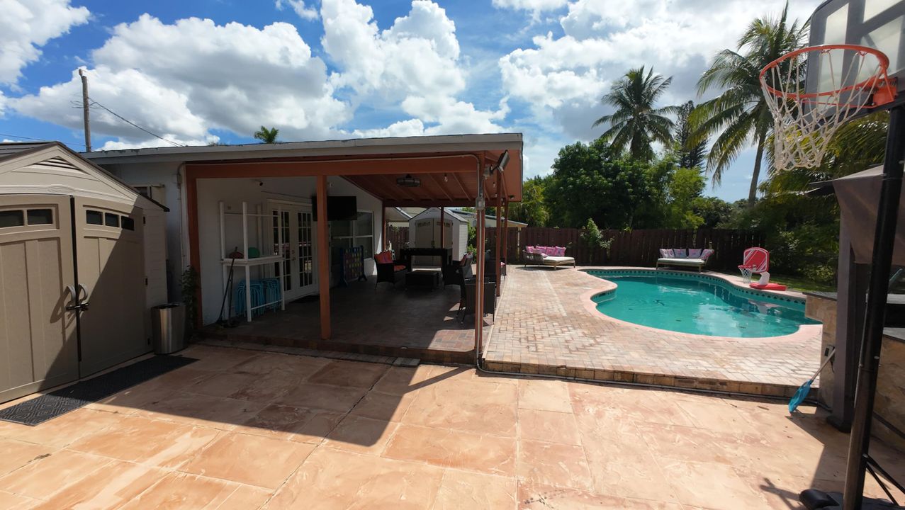 待售: $499,999 (3 贝兹, 2 浴室, 1104 平方英尺)