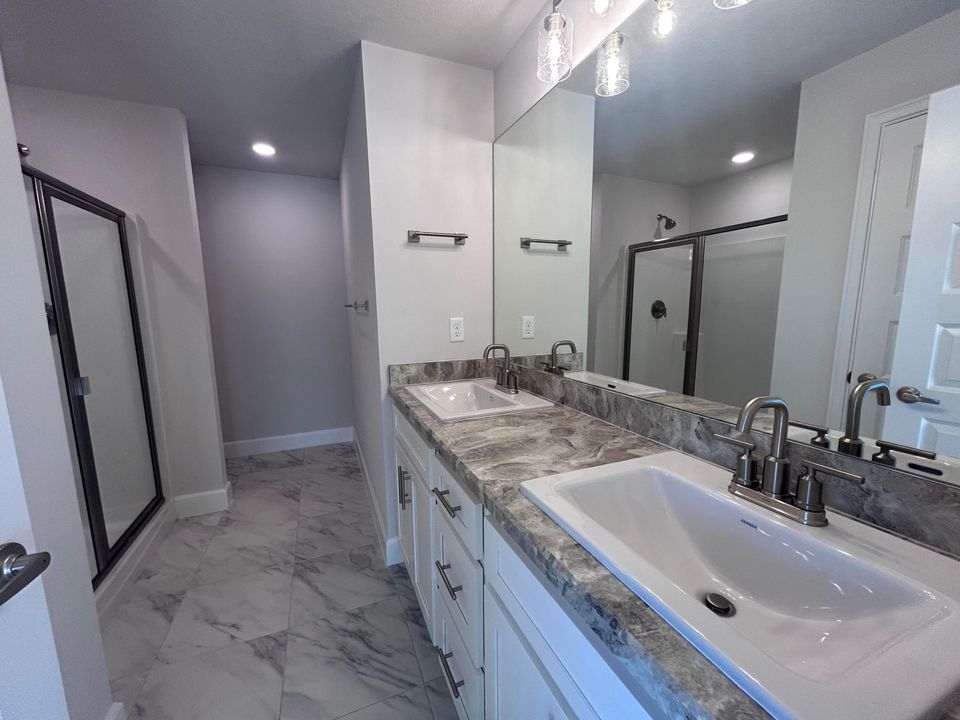 Active With Contract: $347,612 (3 beds, 2 baths, 1780 Square Feet)