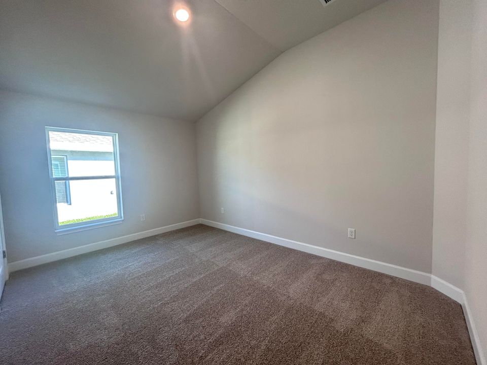 Active With Contract: $347,612 (3 beds, 2 baths, 1780 Square Feet)