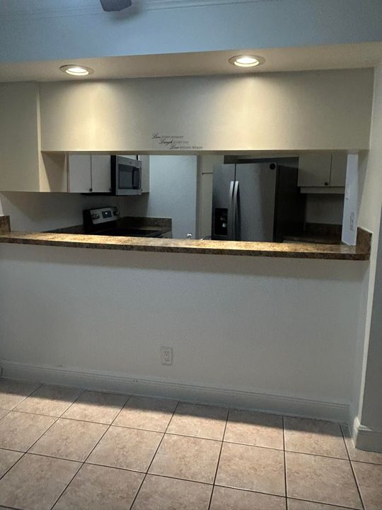 Active With Contract: $2,200 (2 beds, 2 baths, 1218 Square Feet)