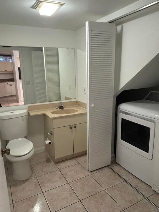 Active With Contract: $2,200 (2 beds, 2 baths, 1218 Square Feet)