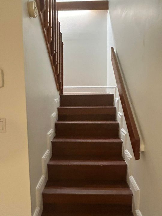 Active With Contract: $2,200 (2 beds, 2 baths, 1218 Square Feet)