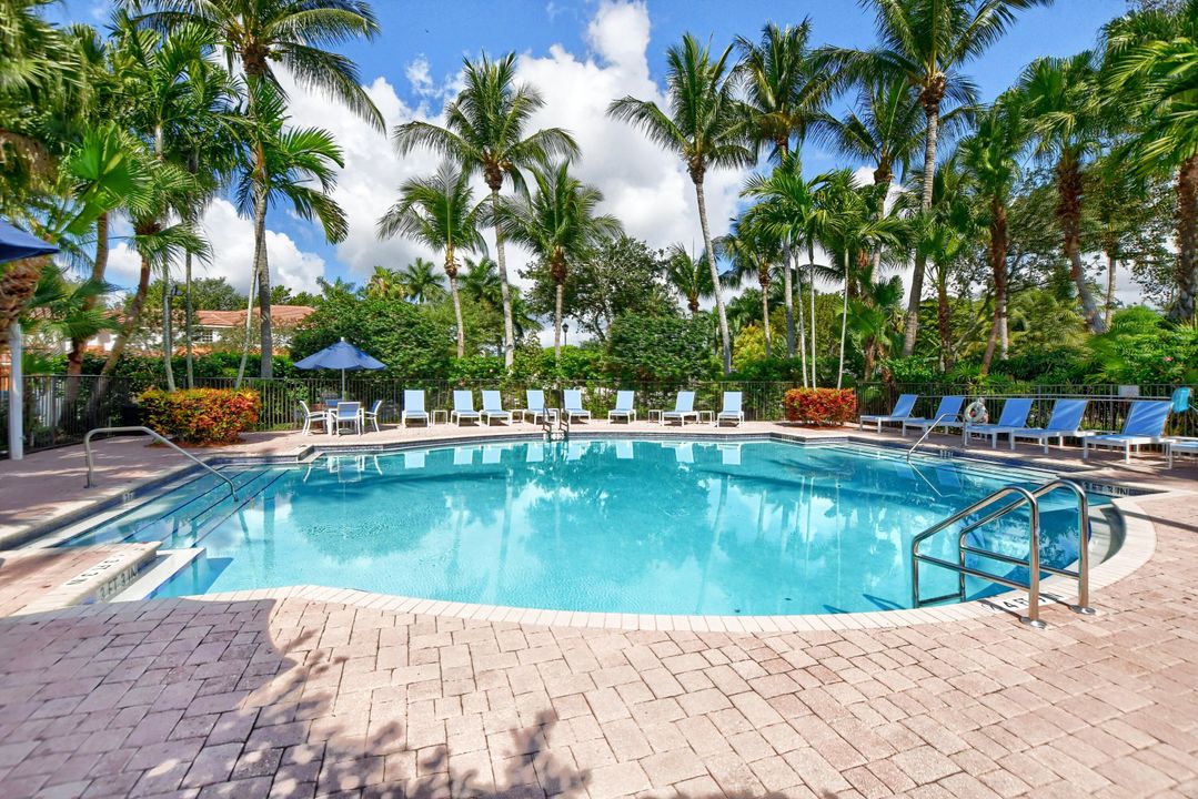 En Renta: $2,825 (3 camas, 3 baños, 1399 Pies cuadrados)