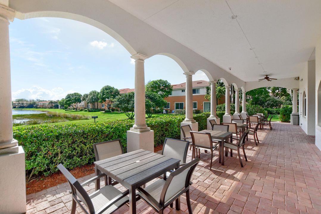 En Renta: $2,825 (3 camas, 3 baños, 1399 Pies cuadrados)