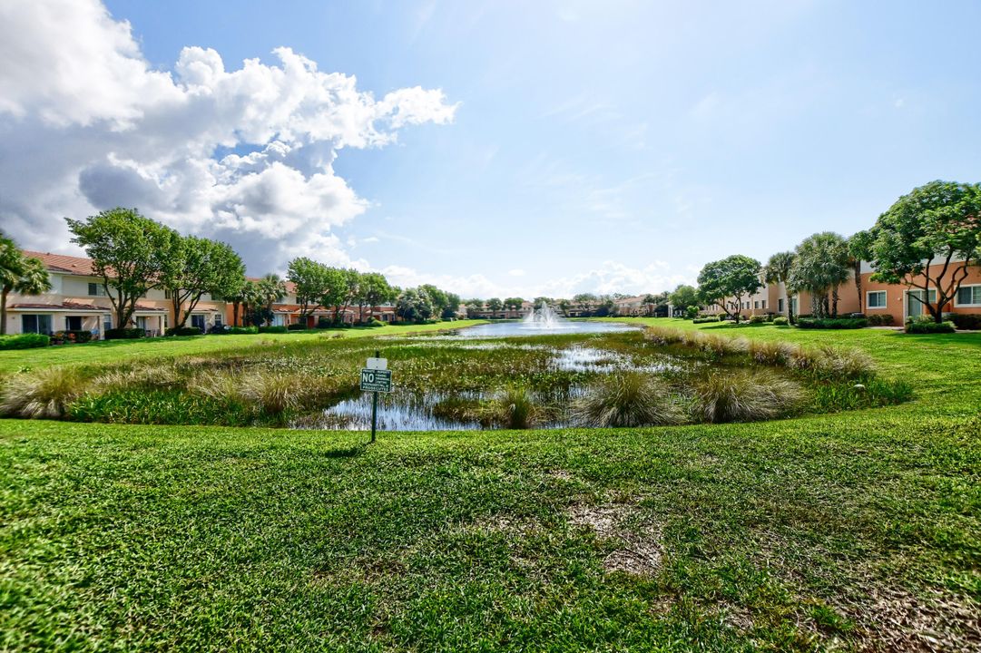 En Renta: $2,825 (3 camas, 3 baños, 1399 Pies cuadrados)