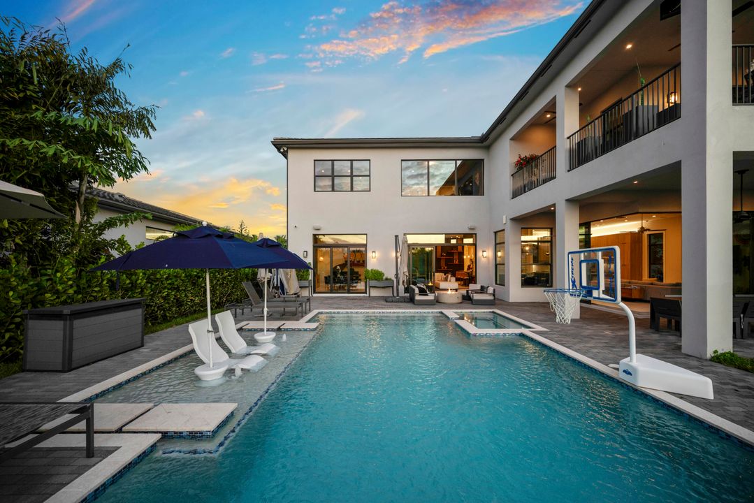 For Sale: $4,875,000 (6 beds, 8 baths, 6175 Square Feet)