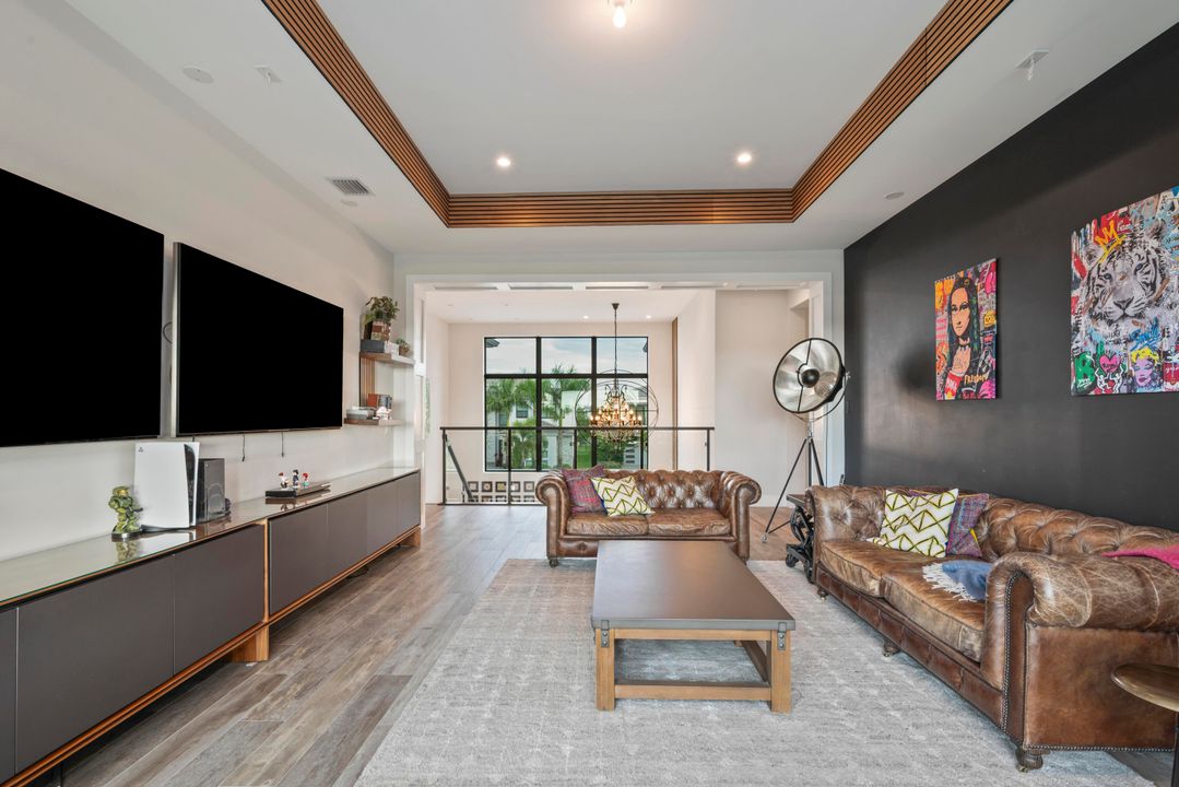 For Sale: $4,875,000 (6 beds, 8 baths, 6175 Square Feet)