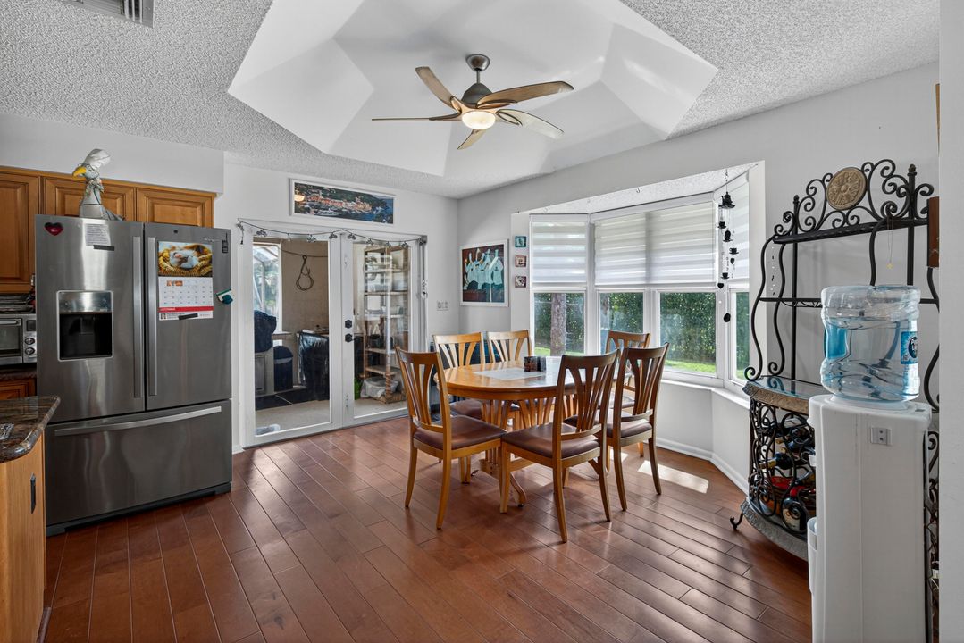 На продажу: $1,299,000 (4 спален, 2 ванн, 2747 Квадратных фут)