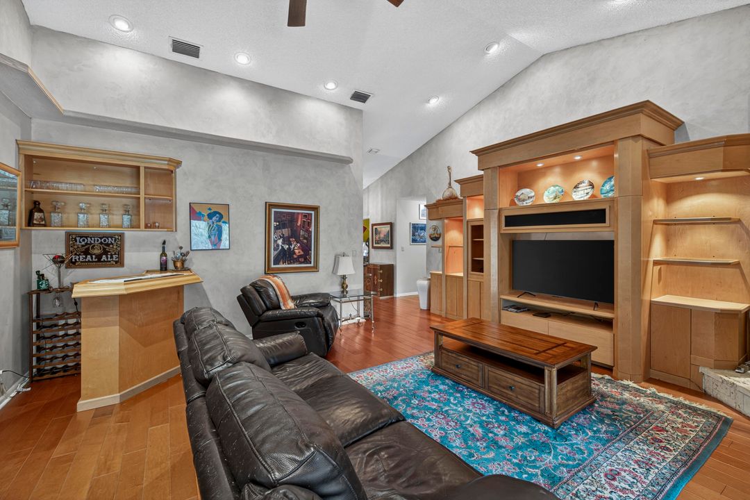 На продажу: $1,299,000 (4 спален, 2 ванн, 2747 Квадратных фут)