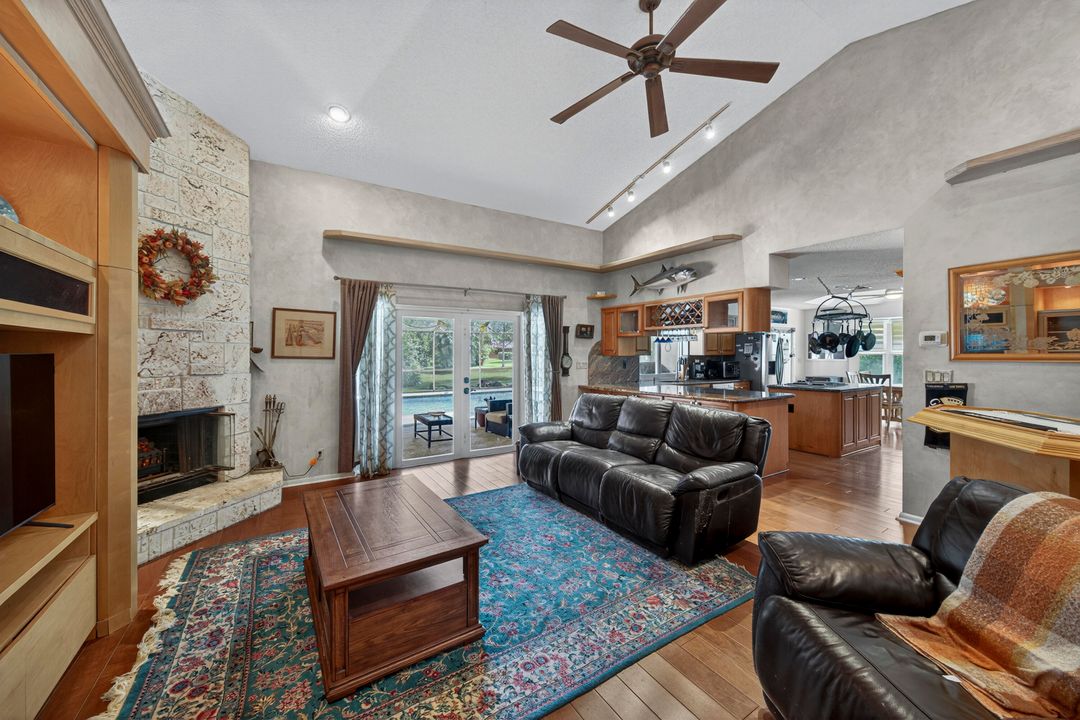 На продажу: $1,299,000 (4 спален, 2 ванн, 2747 Квадратных фут)