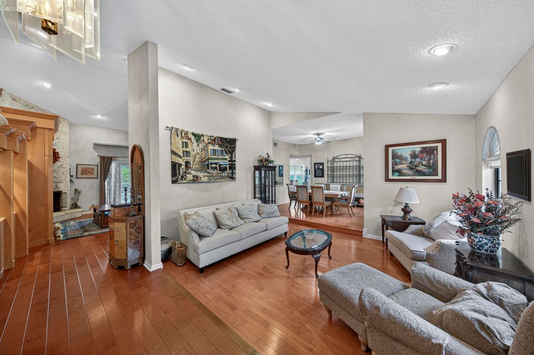 На продажу: $1,299,000 (4 спален, 2 ванн, 2747 Квадратных фут)