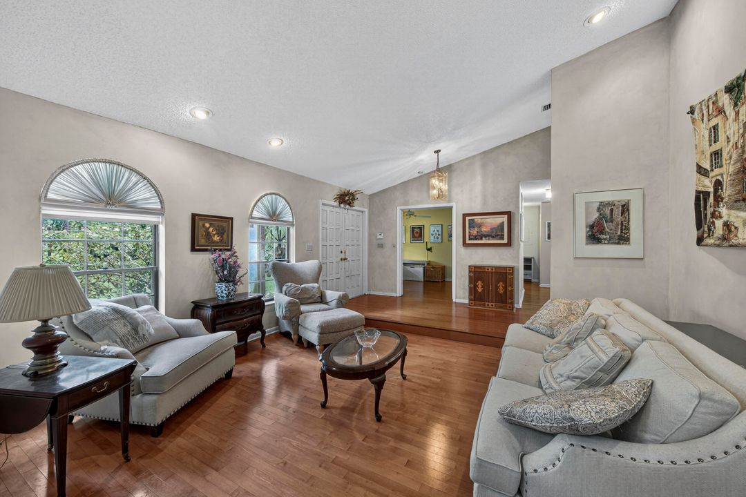 На продажу: $1,299,000 (4 спален, 2 ванн, 2747 Квадратных фут)