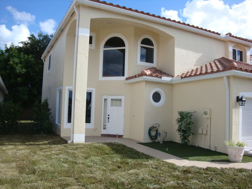 Active With Contract: $549,900 (3 beds, 2 baths, 2131 Square Feet)