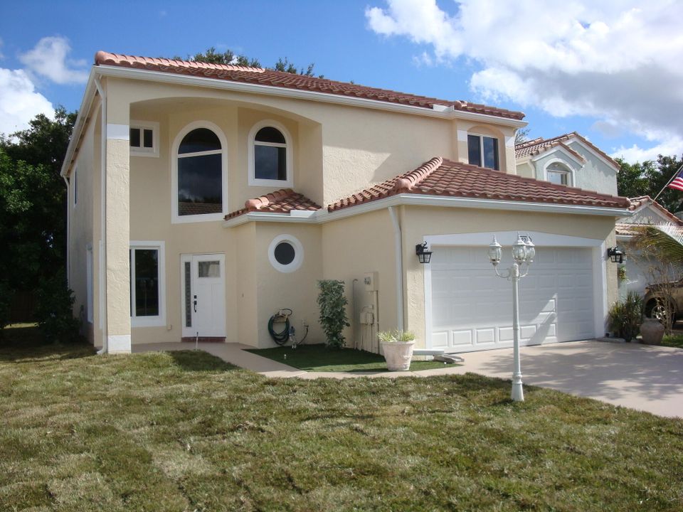 Active With Contract: $549,900 (3 beds, 2 baths, 2131 Square Feet)