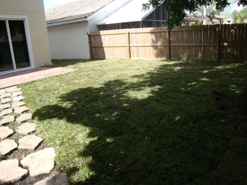 Active With Contract: $549,900 (3 beds, 2 baths, 2131 Square Feet)