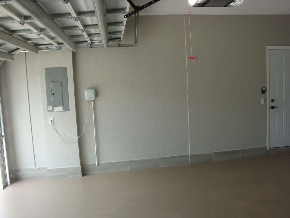 Active With Contract: $549,900 (3 beds, 2 baths, 2131 Square Feet)