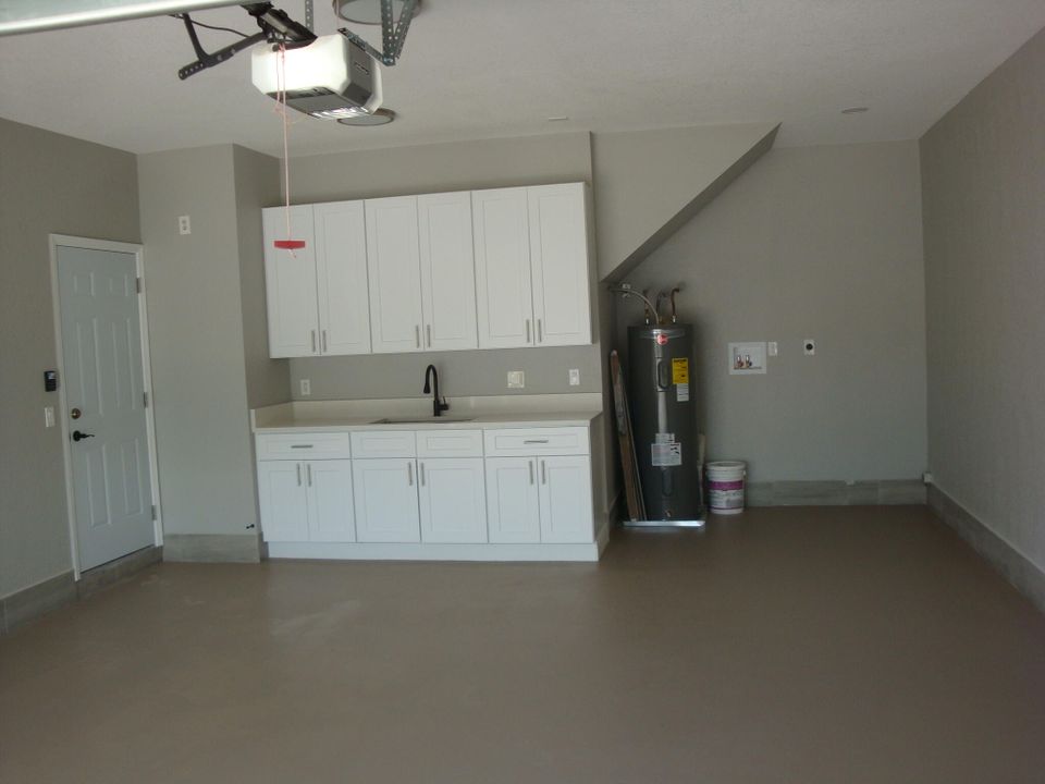 Active With Contract: $549,900 (3 beds, 2 baths, 2131 Square Feet)