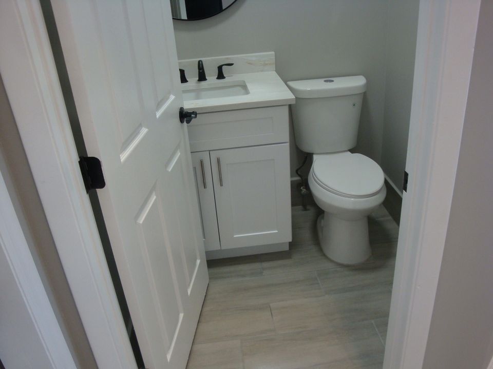 Active With Contract: $549,900 (3 beds, 2 baths, 2131 Square Feet)