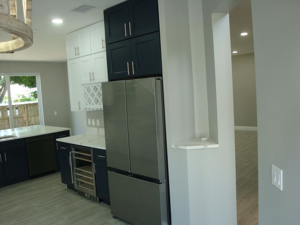 Active With Contract: $549,900 (3 beds, 2 baths, 2131 Square Feet)