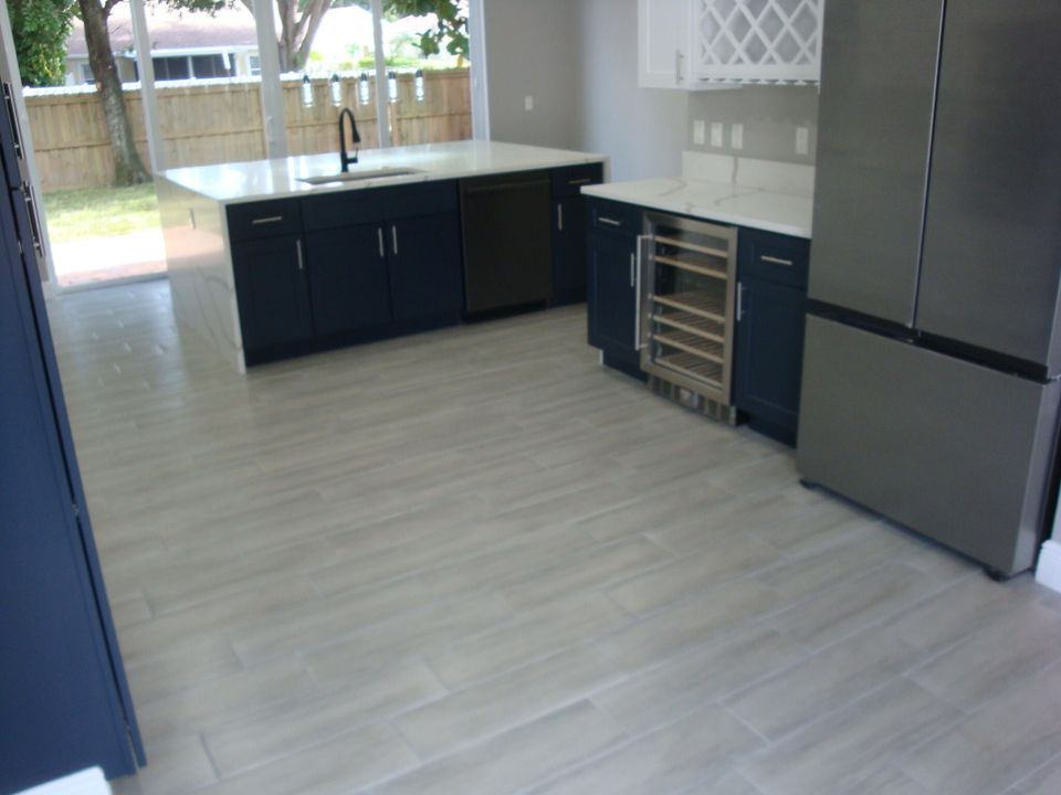 Active With Contract: $549,900 (3 beds, 2 baths, 2131 Square Feet)