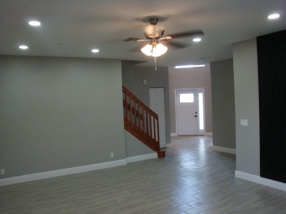 Active With Contract: $549,900 (3 beds, 2 baths, 2131 Square Feet)