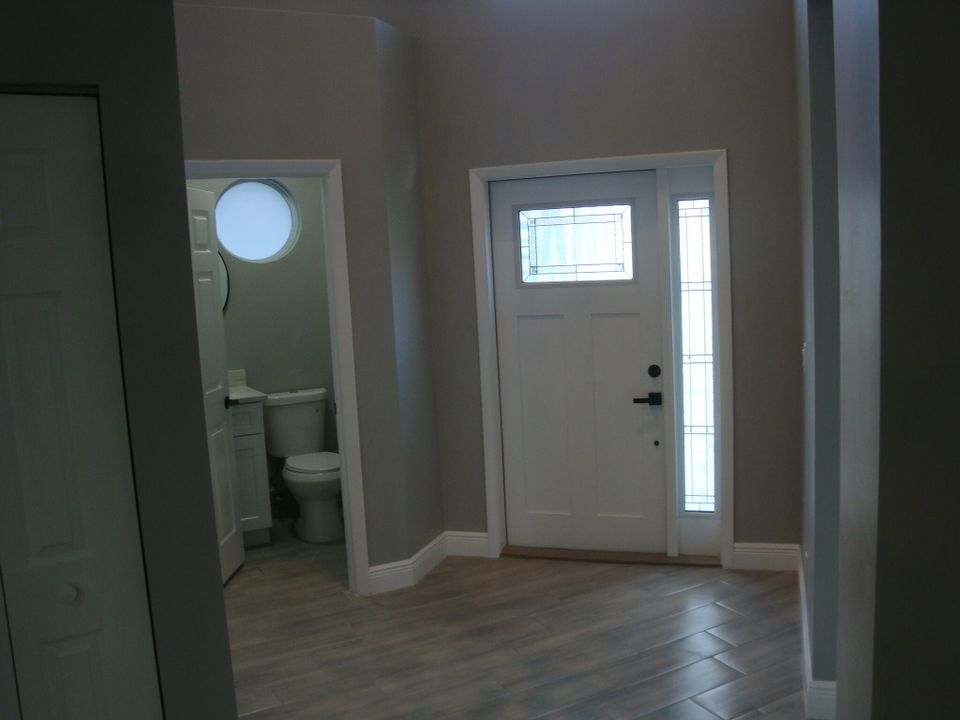 Active With Contract: $549,900 (3 beds, 2 baths, 2131 Square Feet)