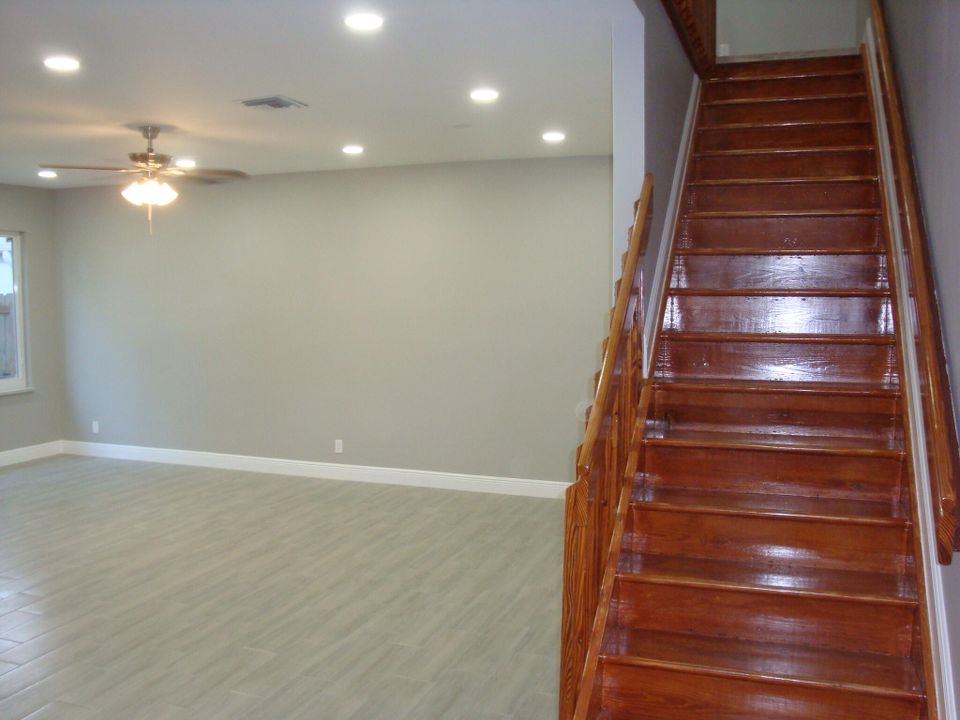 Active With Contract: $549,900 (3 beds, 2 baths, 2131 Square Feet)