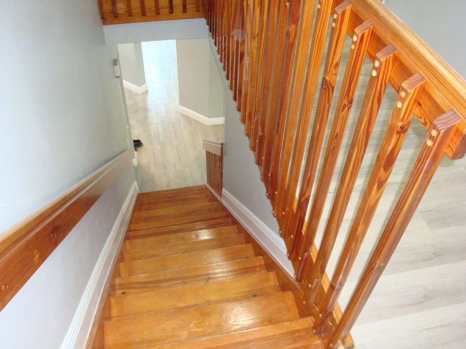 Active With Contract: $549,900 (3 beds, 2 baths, 2131 Square Feet)