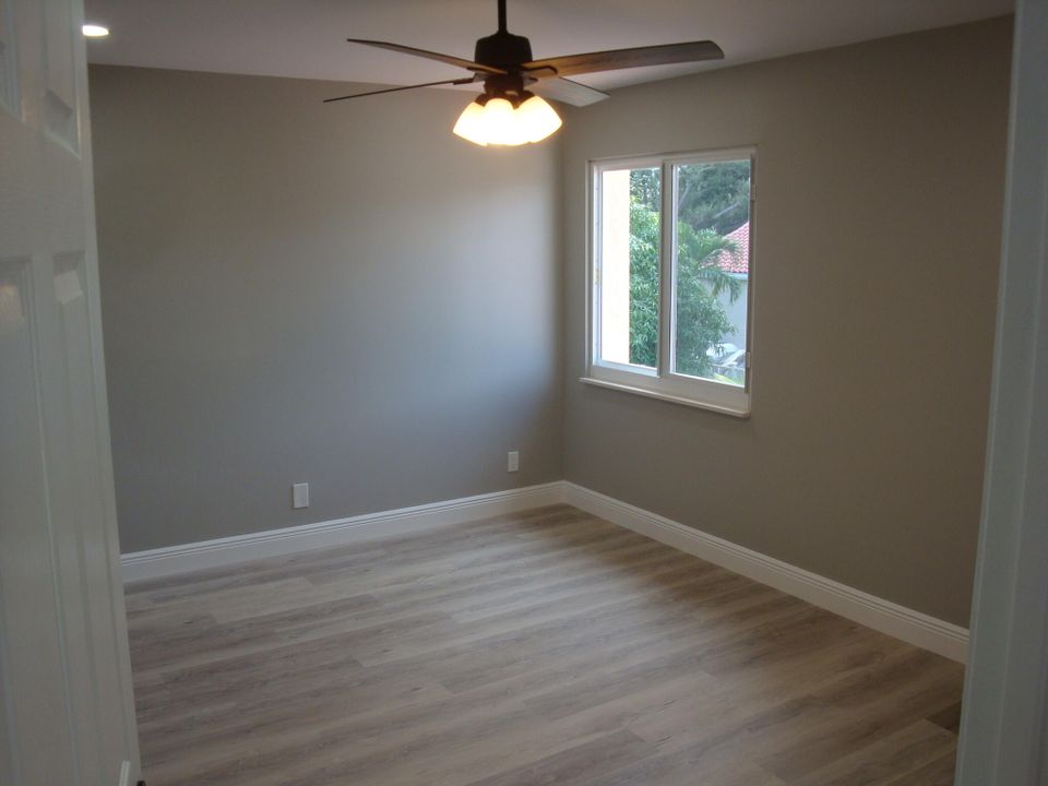 Active With Contract: $549,900 (3 beds, 2 baths, 2131 Square Feet)