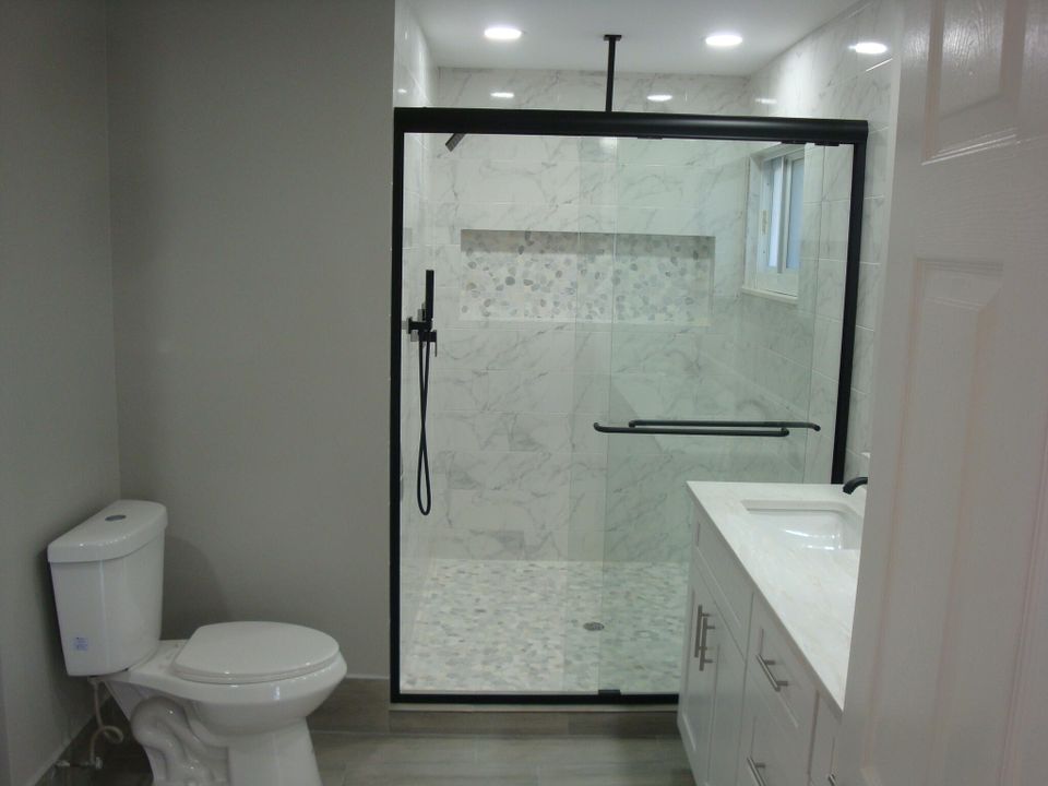 Active With Contract: $549,900 (3 beds, 2 baths, 2131 Square Feet)