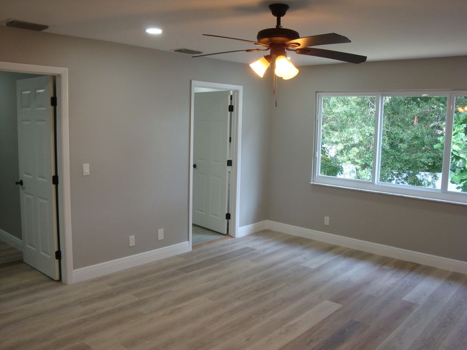 Active With Contract: $549,900 (3 beds, 2 baths, 2131 Square Feet)