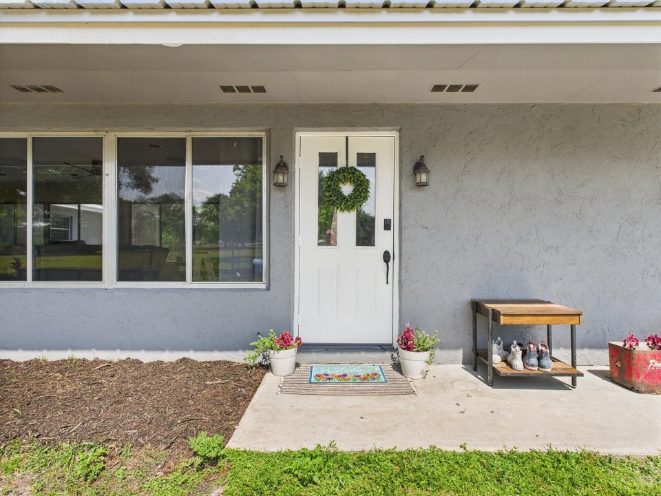 For Sale: $515,000 (3 beds, 2 baths, 1649 Square Feet)