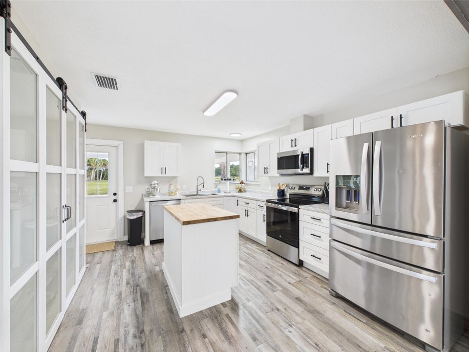 For Sale: $515,000 (3 beds, 2 baths, 1649 Square Feet)