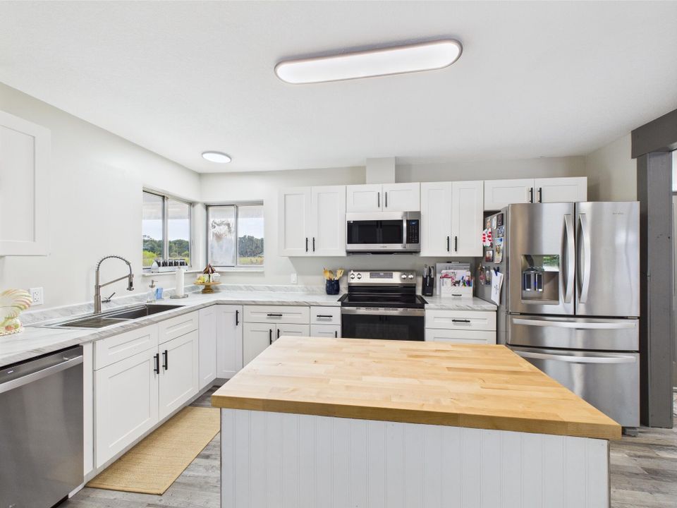 For Sale: $515,000 (3 beds, 2 baths, 1649 Square Feet)