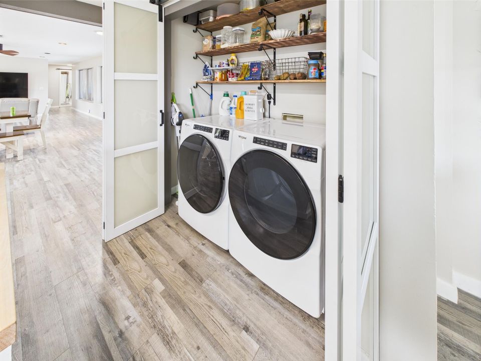 For Sale: $515,000 (3 beds, 2 baths, 1649 Square Feet)