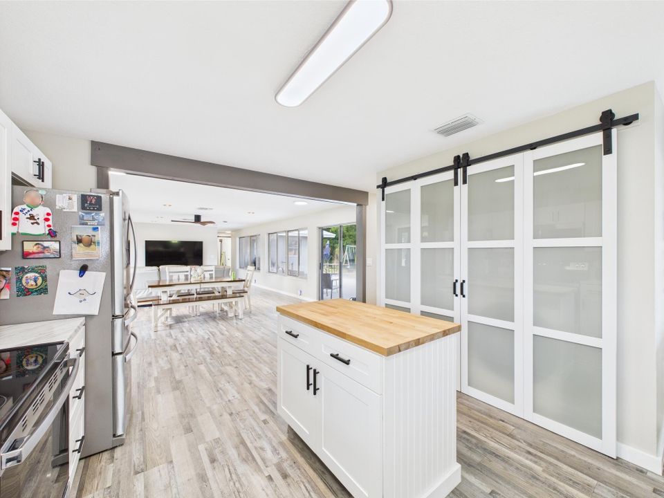 For Sale: $515,000 (3 beds, 2 baths, 1649 Square Feet)