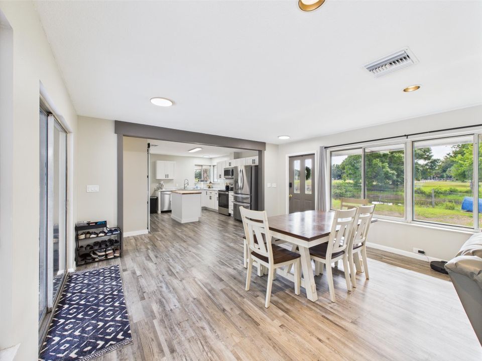 For Sale: $515,000 (3 beds, 2 baths, 1649 Square Feet)