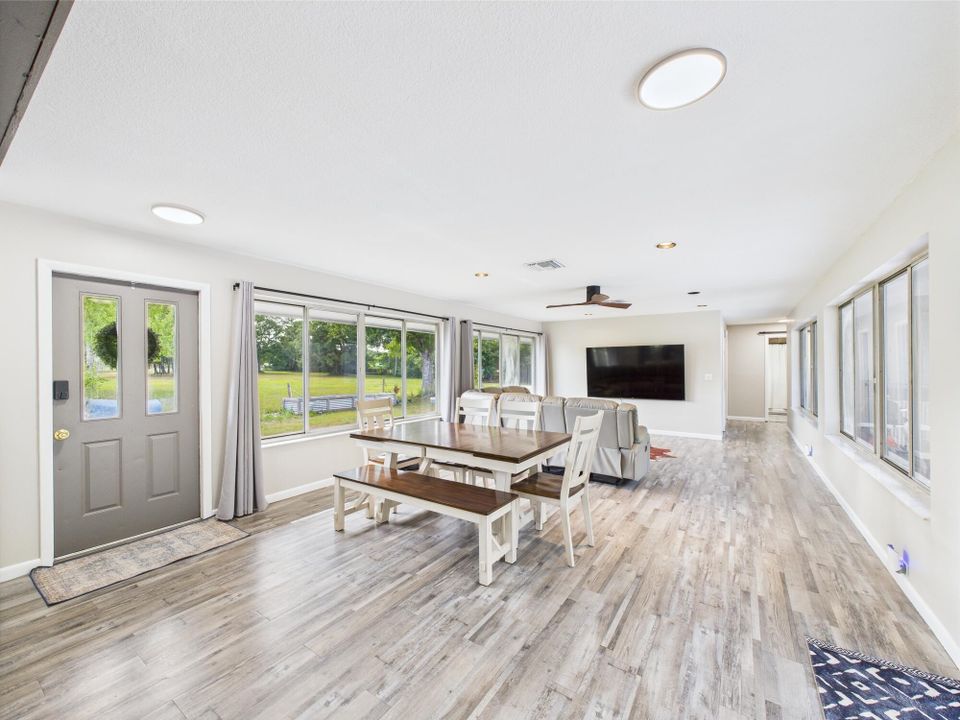 For Sale: $515,000 (3 beds, 2 baths, 1649 Square Feet)