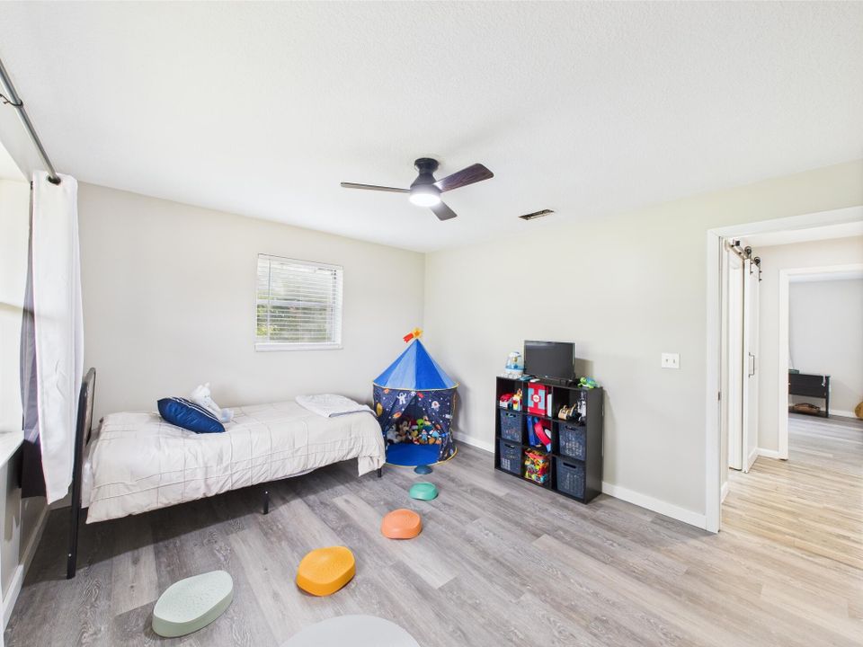 For Sale: $515,000 (3 beds, 2 baths, 1649 Square Feet)