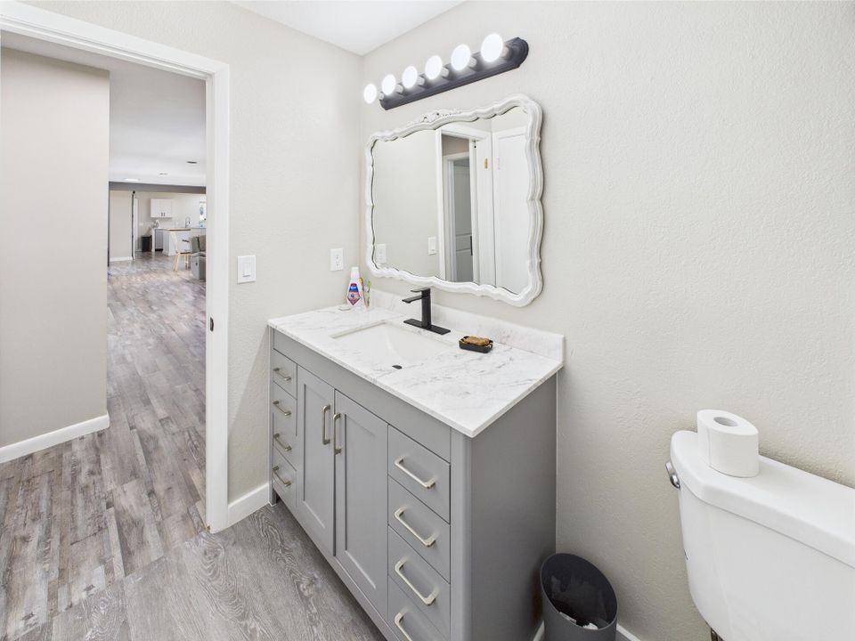 For Sale: $515,000 (3 beds, 2 baths, 1649 Square Feet)