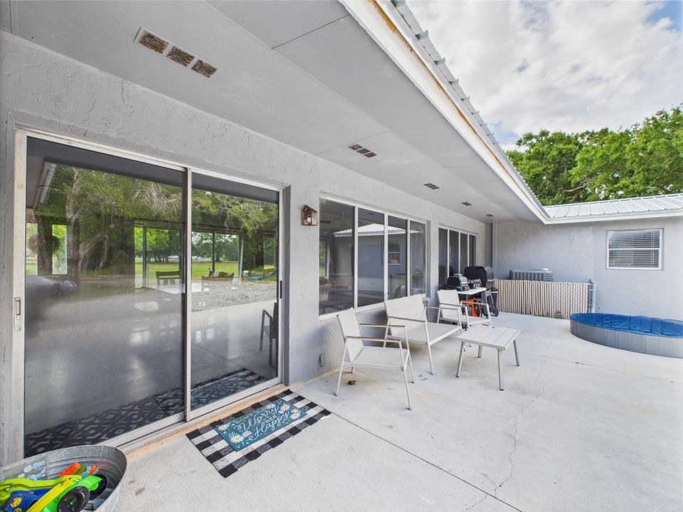 For Sale: $515,000 (3 beds, 2 baths, 1649 Square Feet)