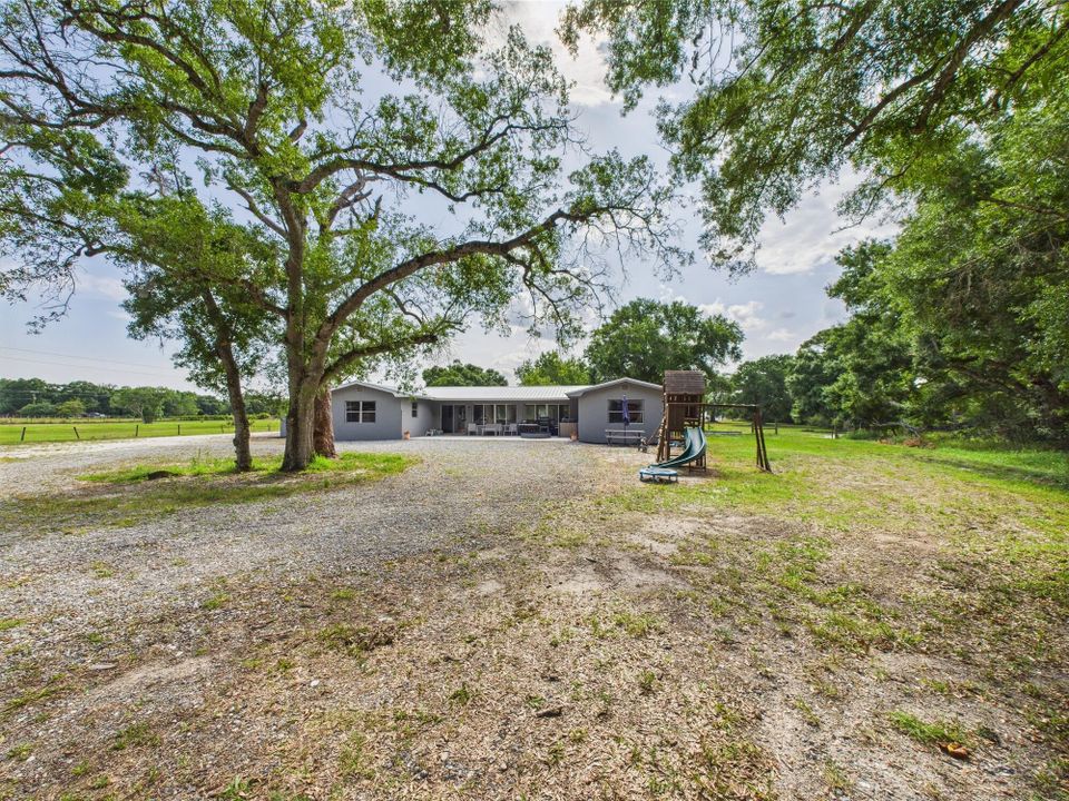For Sale: $515,000 (3 beds, 2 baths, 1649 Square Feet)