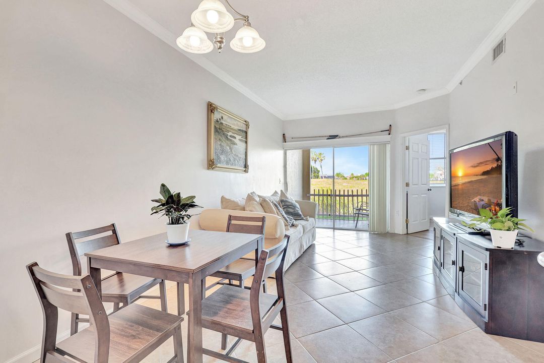 Active With Contract: $3,700 (2 beds, 2 baths, 975 Square Feet)