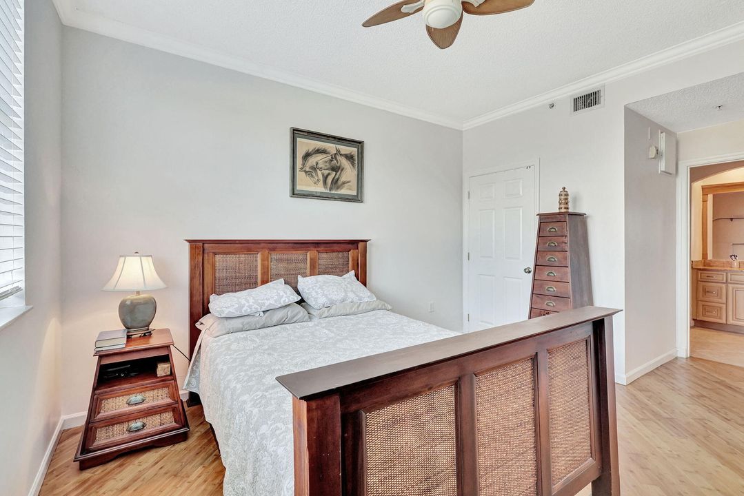 Active With Contract: $3,700 (2 beds, 2 baths, 975 Square Feet)