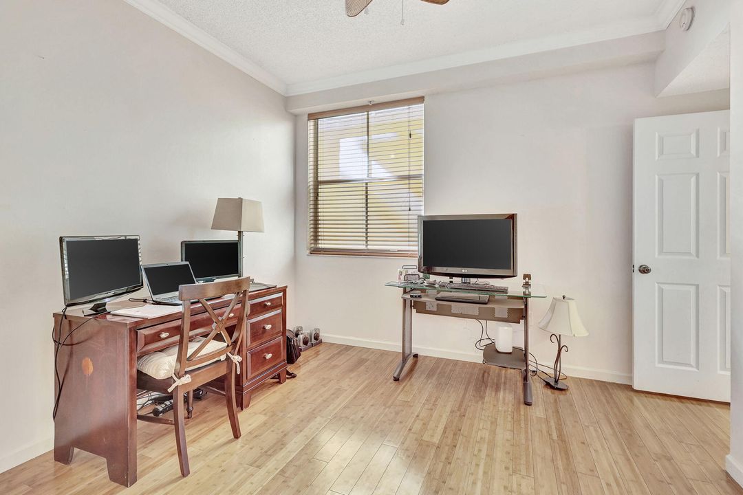 Active With Contract: $3,700 (2 beds, 2 baths, 975 Square Feet)